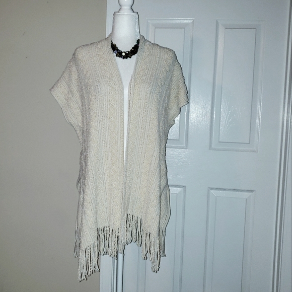 Beautiful Ruana Wrap Couture Gems One Size Cream - Picture 7 of 13